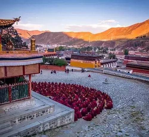 Xian Xining Lanzhou Xiahe Jiayuguan Dunhuang 6-Day Tour