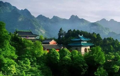 10 Days Wuhan, Wudangshan, Yichang Yangtze Cruise Tour