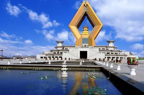 Famen Temple and Qianling Mausoleum Day Tour