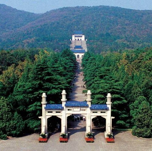 Nanjing Half Day Tour of Dr. Sun Yat-sen’s Mausoleum &